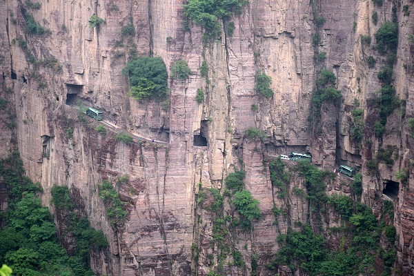 Spektakuläre Tunnelstraßen im Taihang-Gebirge Spektakuläre Tunnelstraßen im Taihang-Gebirge