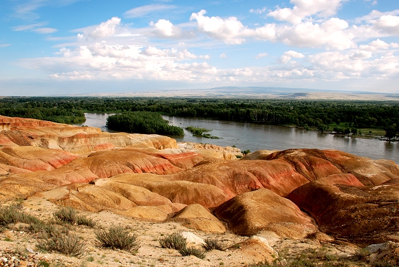 F�nf-Farben-Strand am Irtysch-Fluss
